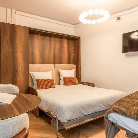 Chine-4 View Air Conditioner 4 Pax