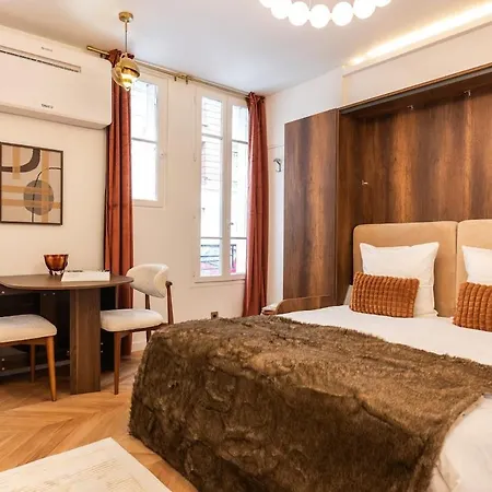 Stylish Studio With Air Conditioning For 3 Guests Near Metro Apartman *